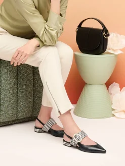 Innue Handbags